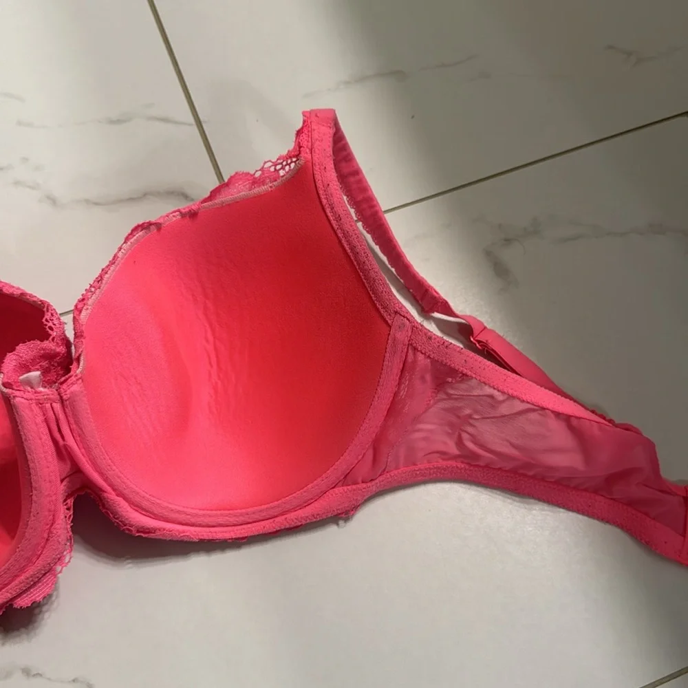 Victorias Secret Body by Victoria Lined Demi Bra - Picture 4 of 5